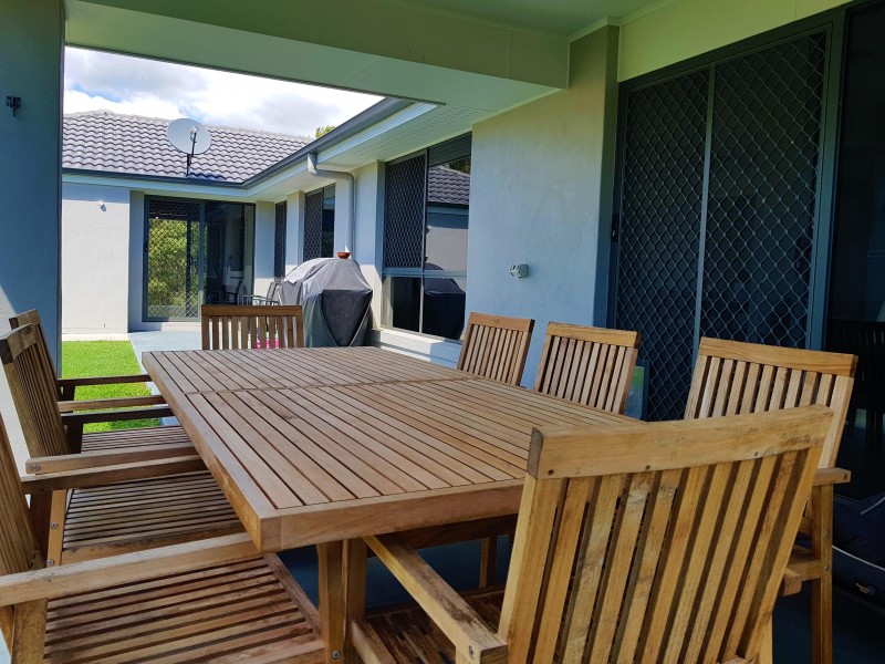 8 Leopard Place, Redland Bay QLD 4165
