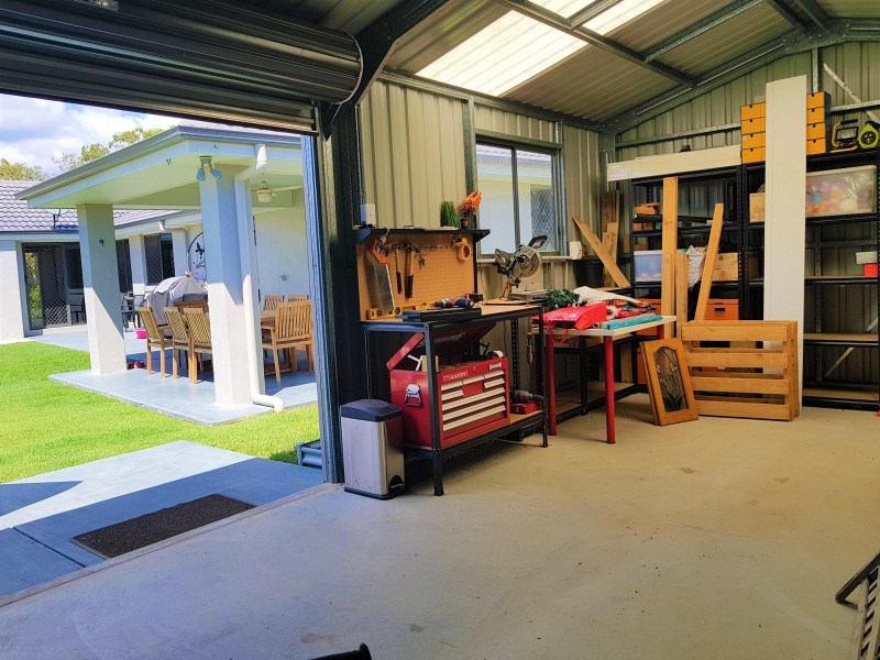 8 Leopard Place, Redland Bay QLD 4165