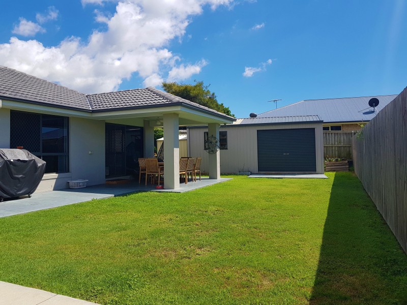 8 Leopard Place, Redland Bay QLD 4165