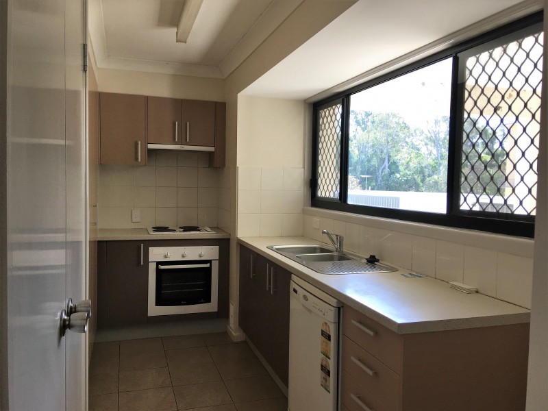 8/25 Pittwin Road North, Capalaba QLD 4157