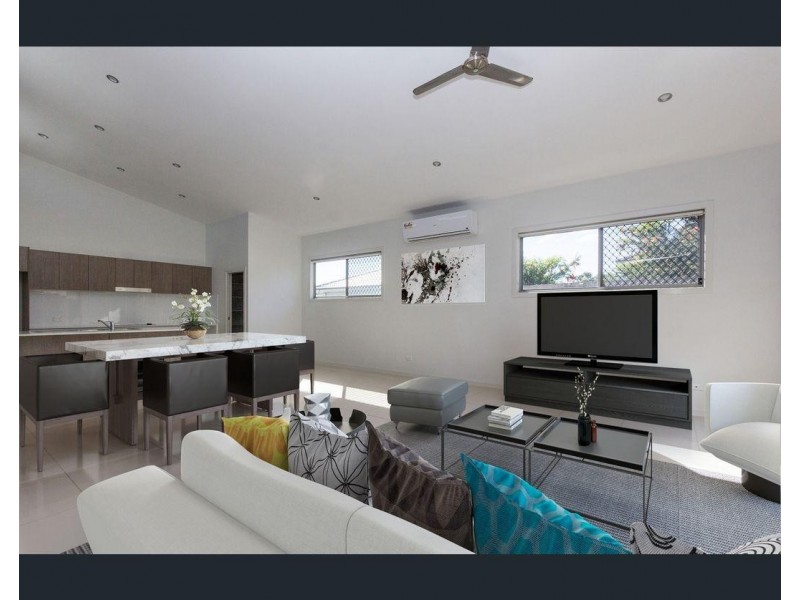 87 Bankswood Drive, Redland Bay QLD 4165