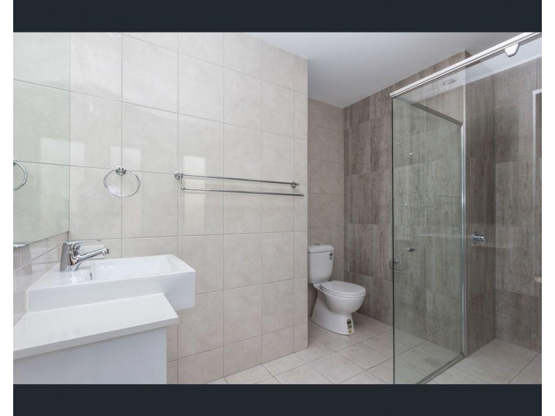 87 Bankswood Drive, Redland Bay QLD 4165