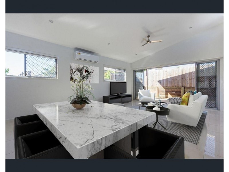 87 Bankswood Drive, Redland Bay QLD 4165