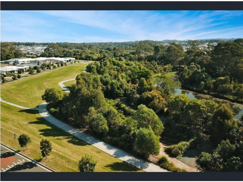 87 Bankswood Drive, Redland Bay QLD 4165