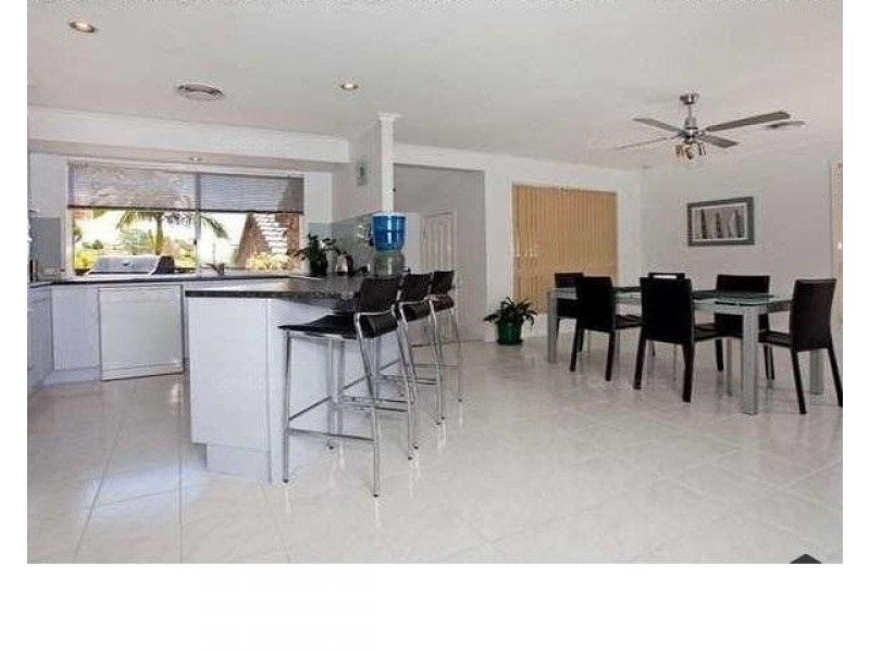 11 Casseopeia Place, Wynnum QLD 4178