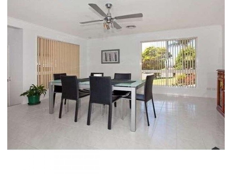 11 Casseopeia Place, Wynnum QLD 4178