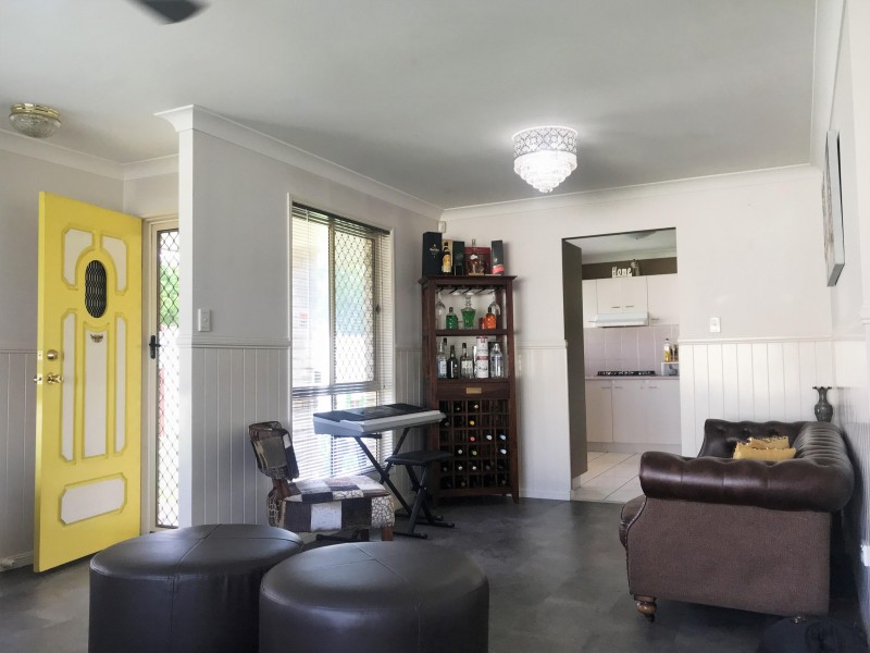 37 Eversholt Street, Belmont QLD 4153