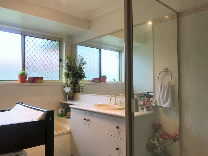 37 Eversholt Street, Belmont QLD 4153