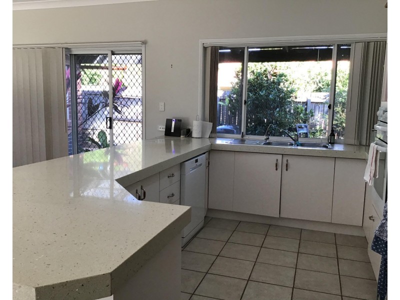 48 Dorsal Drive, Birkdale QLD 4159