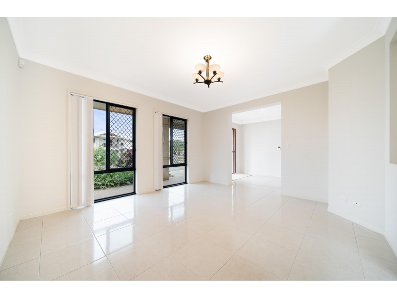 7 Baylink Drive, Redland Bay QLD 4165