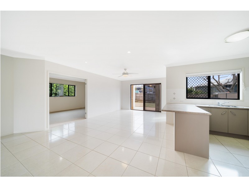 7 Baylink Drive, Redland Bay QLD 4165