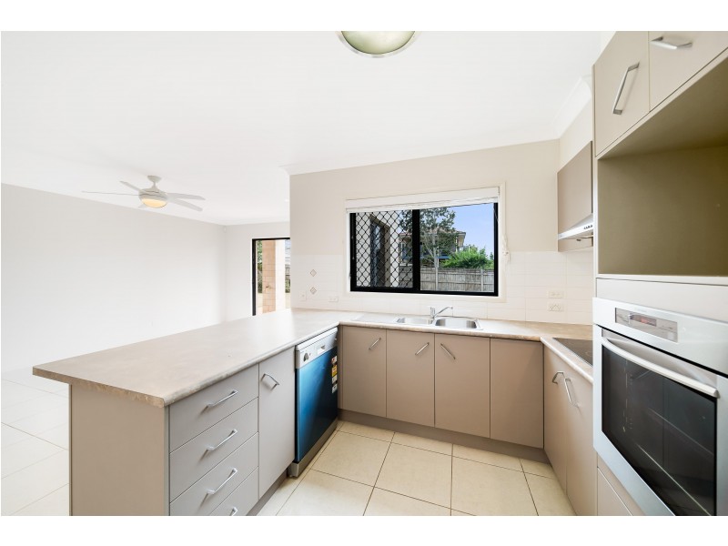 7 Baylink Drive, Redland Bay QLD 4165