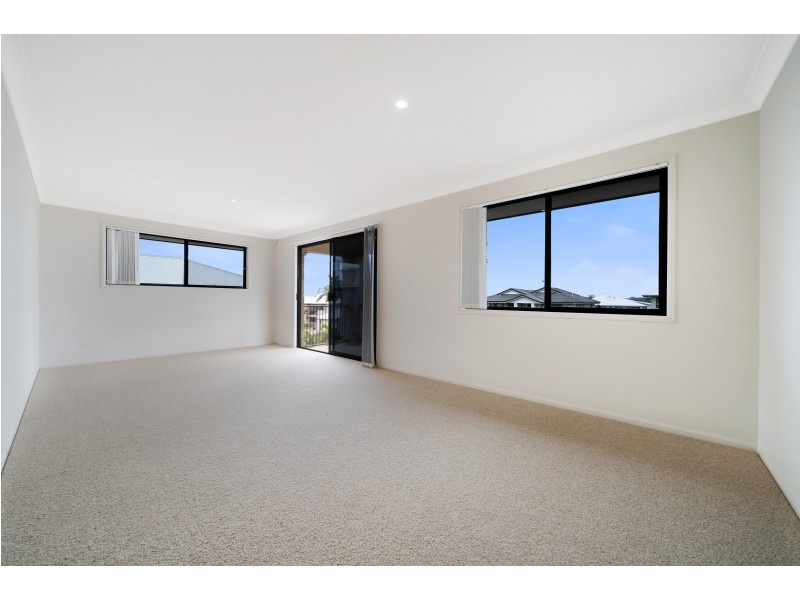 7 Baylink Drive, Redland Bay QLD 4165