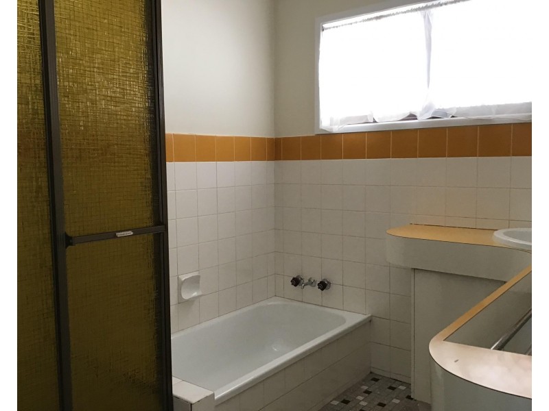 175 Redland Bay Road, Capalaba QLD 4157