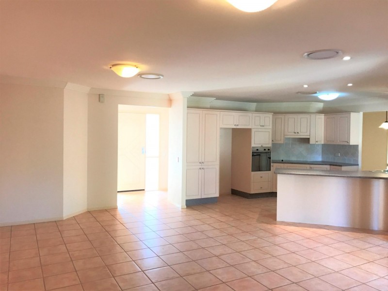 11 Sunray Place, Birkdale QLD 4159