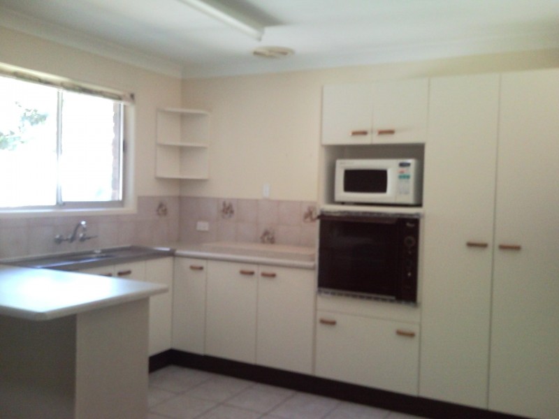 2 Tina Street, Redland Bay QLD 4165