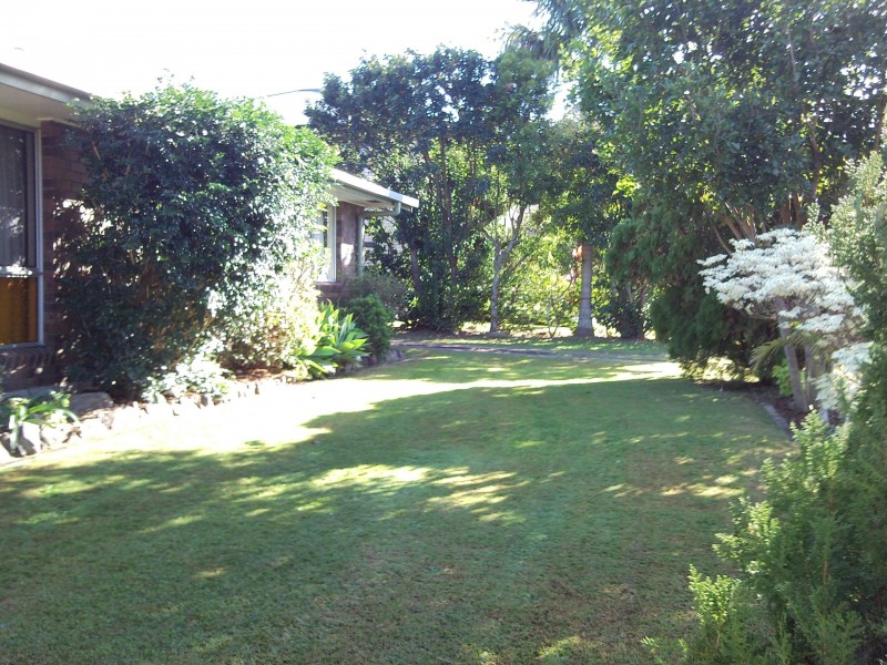 2 Tina Street, Redland Bay QLD 4165