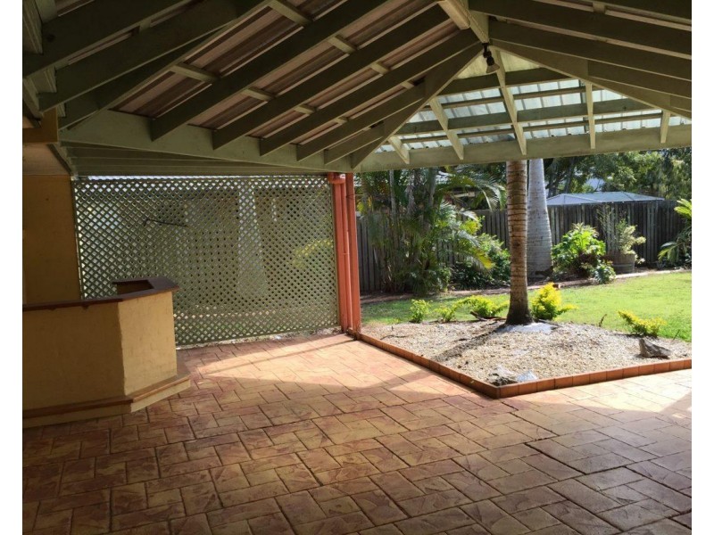 11 Pinelands Circuit, Redland Bay QLD 4165