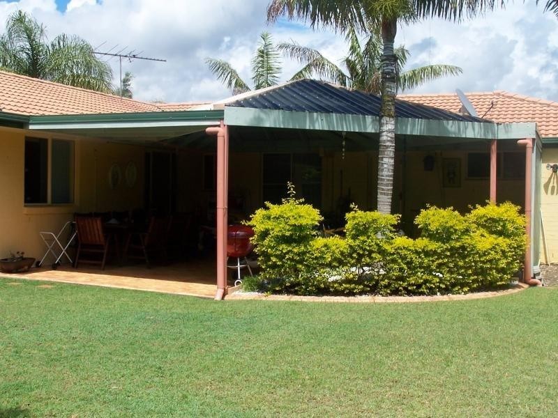 11 Pinelands Circuit, Redland Bay QLD 4165