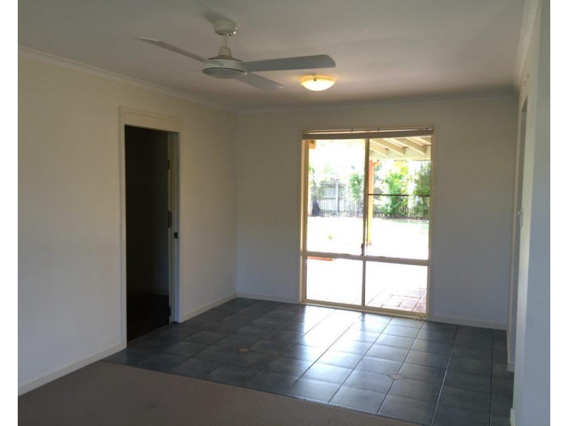 11 Pinelands Circuit, Redland Bay QLD 4165