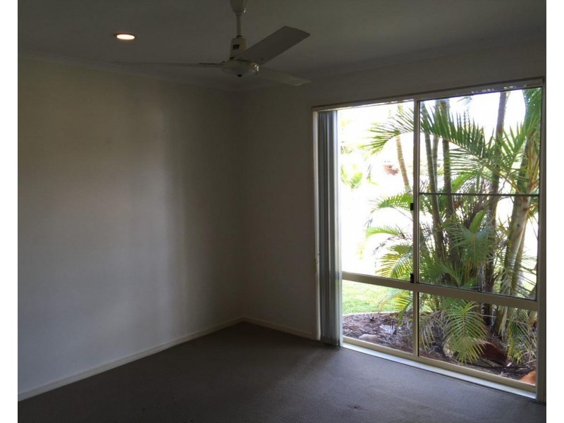 11 Pinelands Circuit, Redland Bay QLD 4165