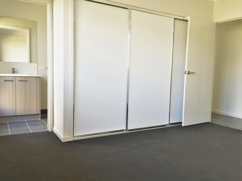 12 Starling Street, Deebing Heights QLD 4306