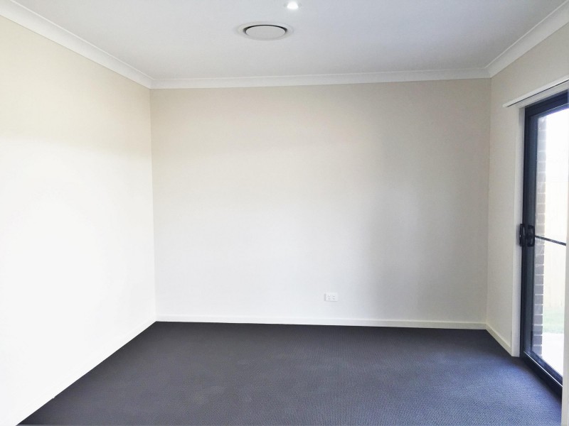 12 Starling Street, Deebing Heights QLD 4306