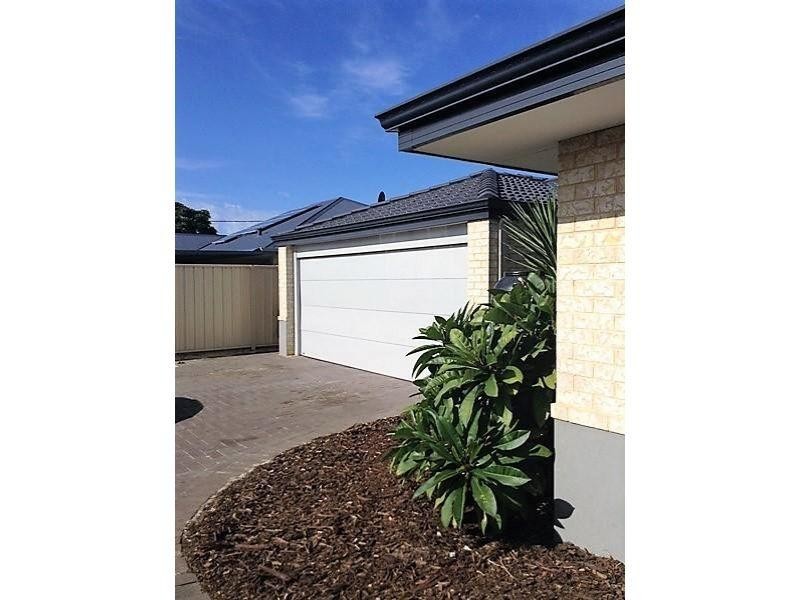 8A Salisbury Road, Midvale WA 6056