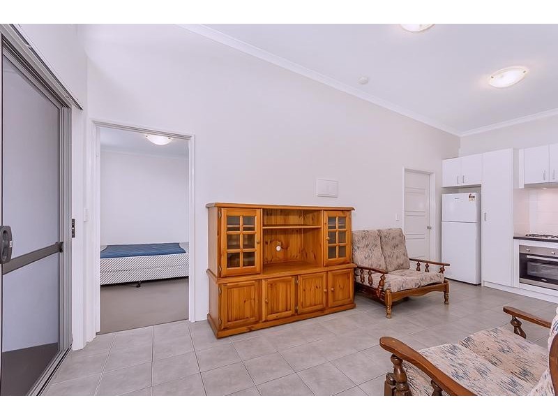 6/13 Spring Avenue, Midland WA 6056
