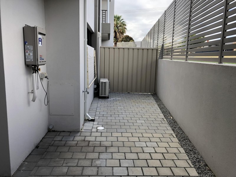 3/2 Scroop Way, Spearwood WA 6163