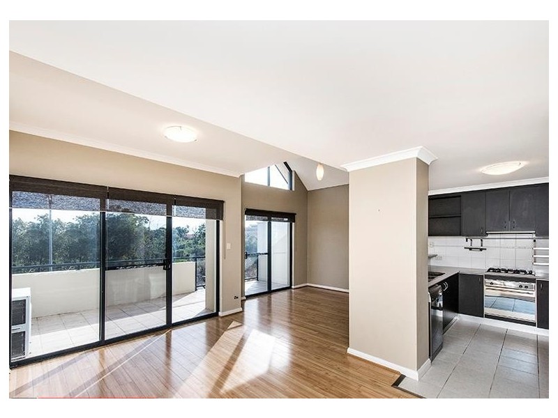 42/162 Lakeside Drive, Joondalup WA 6027