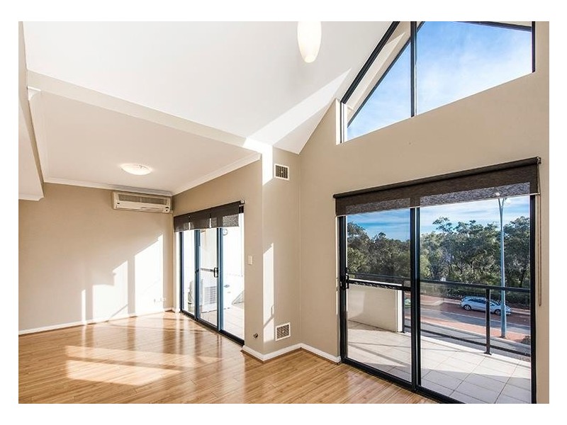 42/162 Lakeside Drive, Joondalup WA 6027