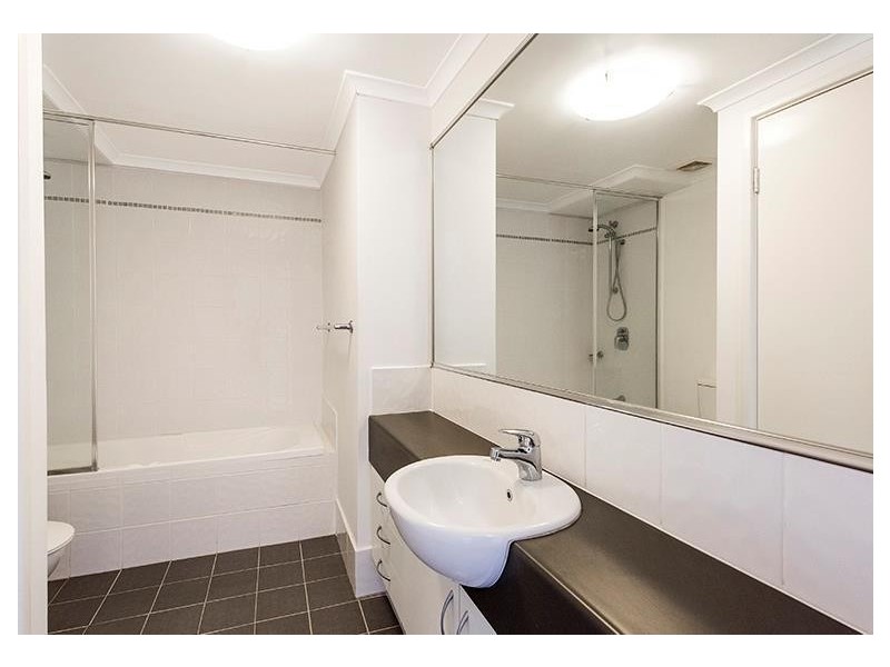 42/162 Lakeside Drive, Joondalup WA 6027