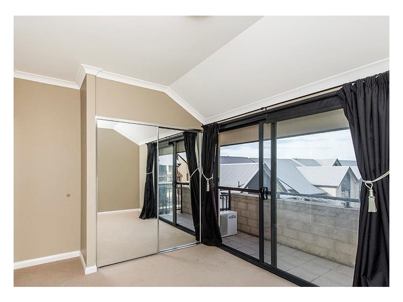 42/162 Lakeside Drive, Joondalup WA 6027