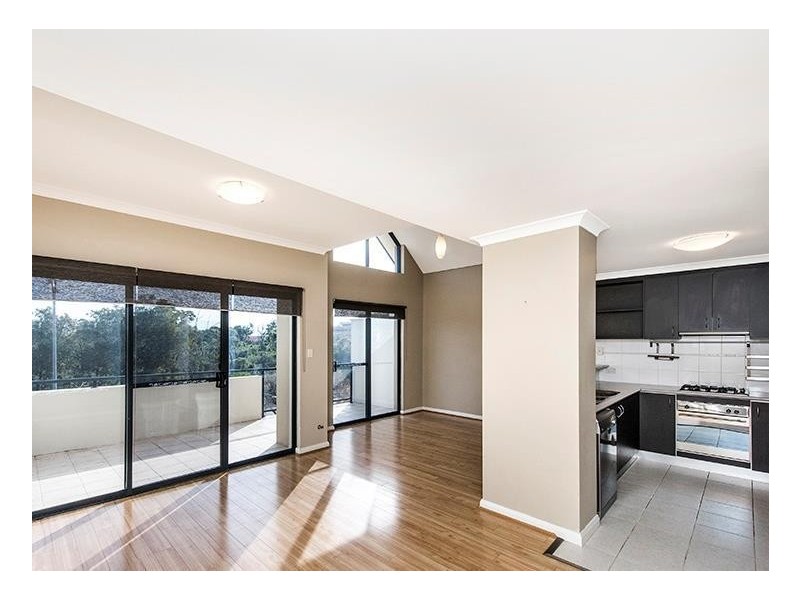 42/162 Lakeside Drive, Joondalup WA 6027