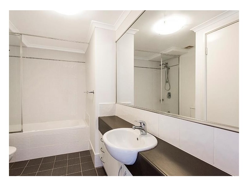 42/162 Lakeside Drive, Joondalup WA 6027