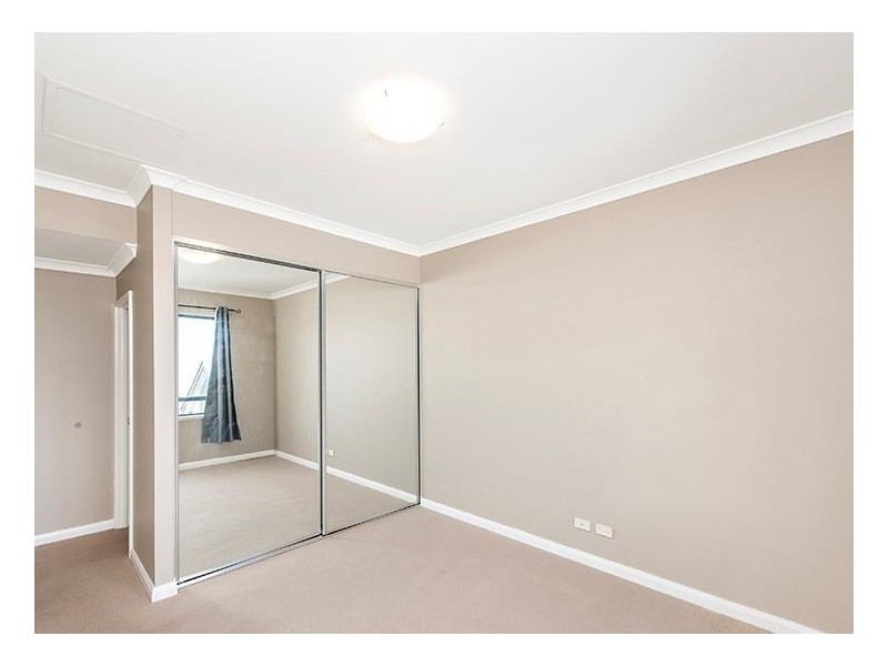 42/162 Lakeside Drive, Joondalup WA 6027