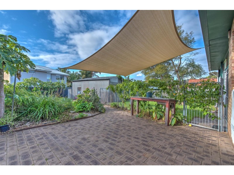 20 Carmody Street, Hamilton Hill WA 6163