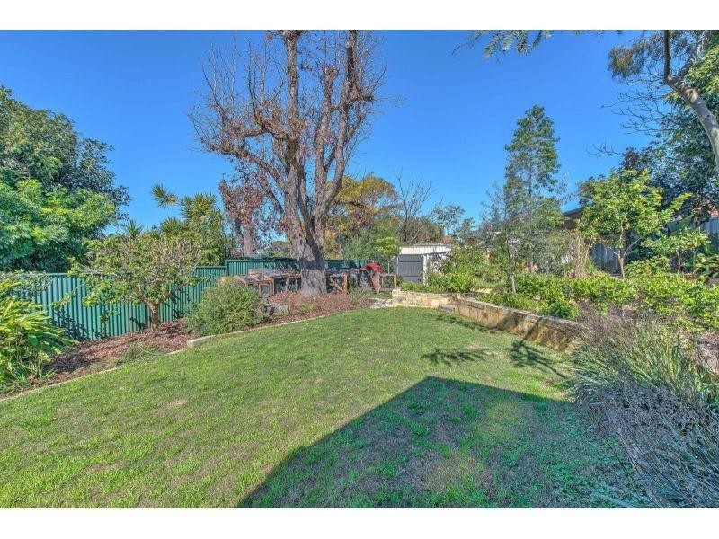 98 Roberts Street, Bayswater WA 6053