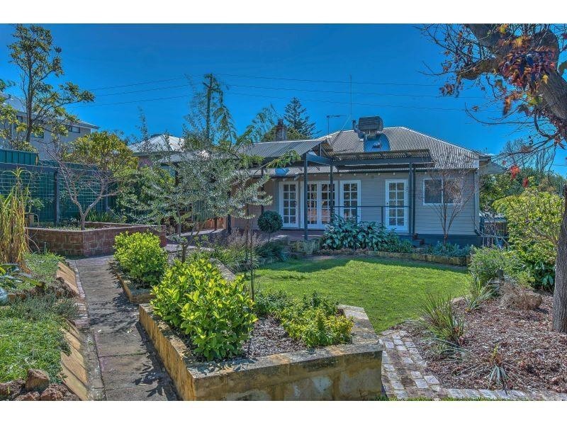 98 Roberts Street, Bayswater WA 6053
