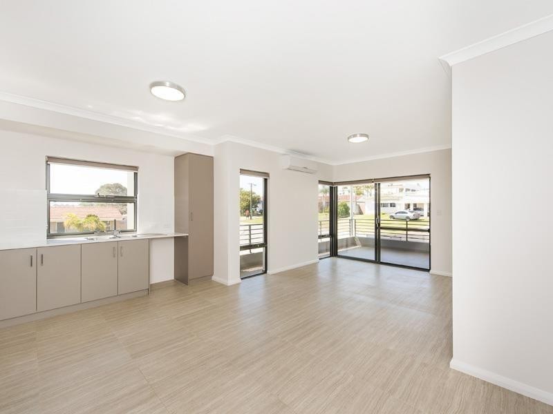 5/2 Scroop Way, Spearwood WA 6163