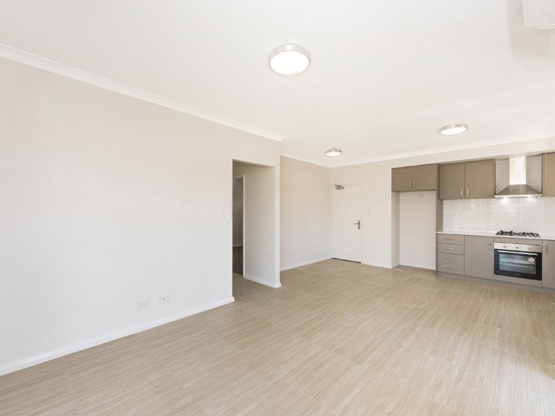 5/2 Scroop Way, Spearwood WA 6163