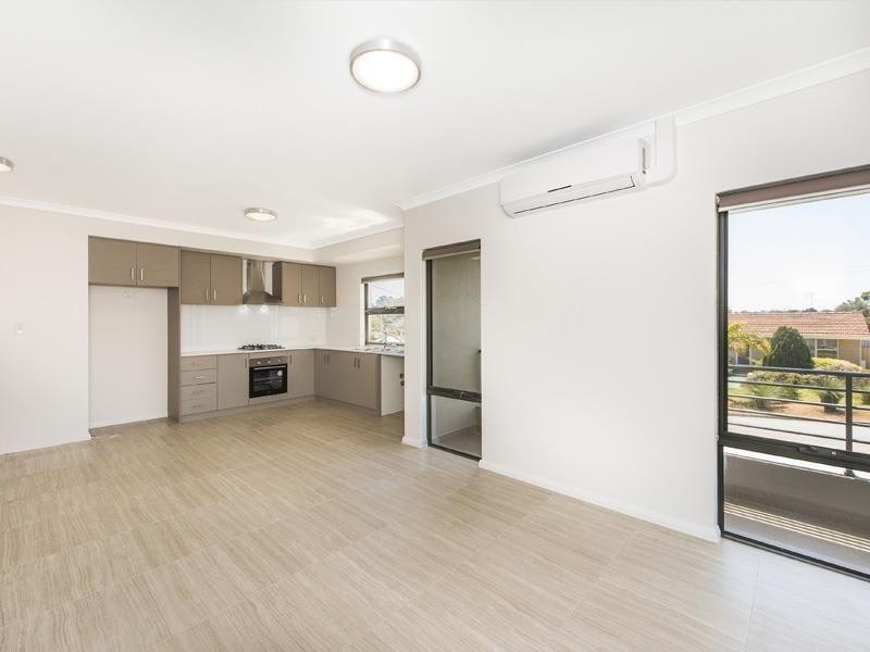 5/2 Scroop Way, Spearwood WA 6163