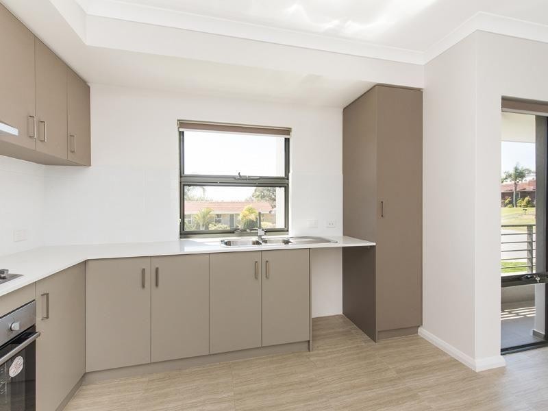 5/2 Scroop Way, Spearwood WA 6163