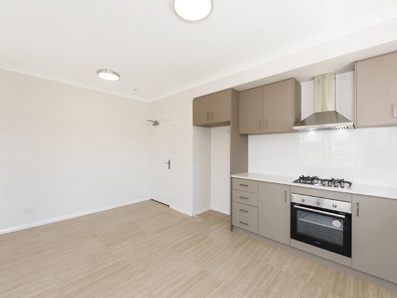 5/2 Scroop Way, Spearwood WA 6163