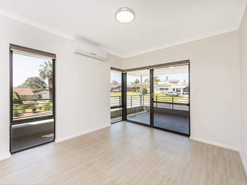 5/2 Scroop Way, Spearwood WA 6163