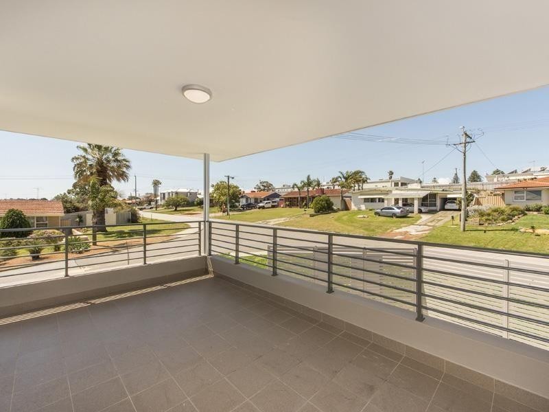 5/2 Scroop Way, Spearwood WA 6163