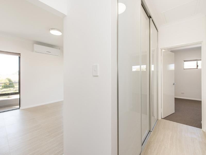 5/2 Scroop Way, Spearwood WA 6163