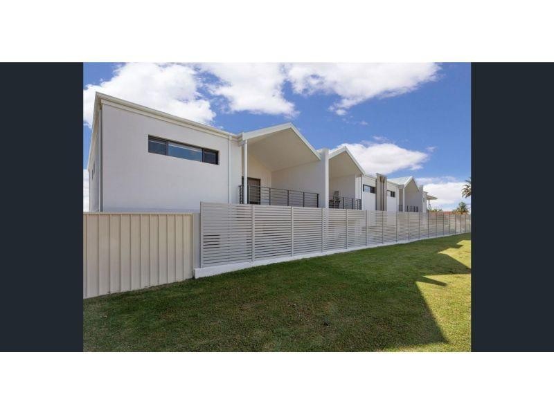 8/2 Scroop Way, Spearwood WA 6163