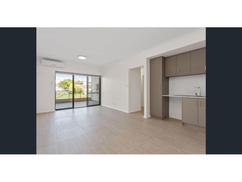 8/2 Scroop Way, Spearwood WA 6163